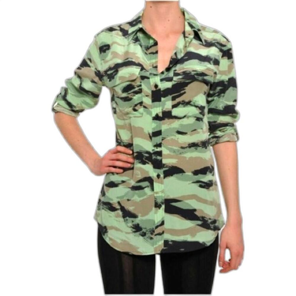 Equipment Camoflage Silk Blouse Womens Size XS Green Tab Sleeves Lightweight